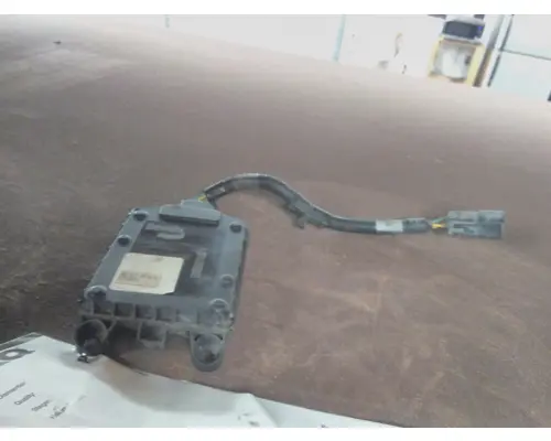 KENWORTH T880 HOOD BRACKET