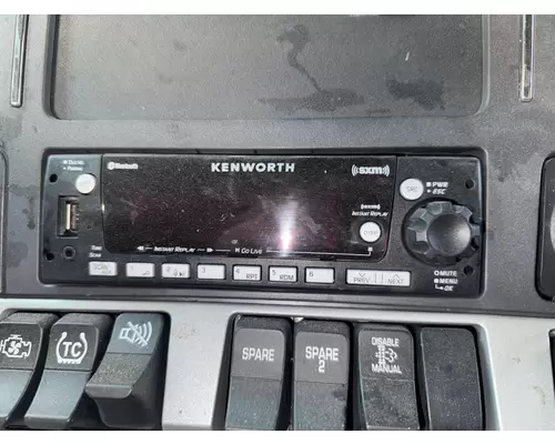 KENWORTH T880 Radio