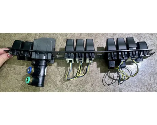 KENWORTH T880 Switch, misc 