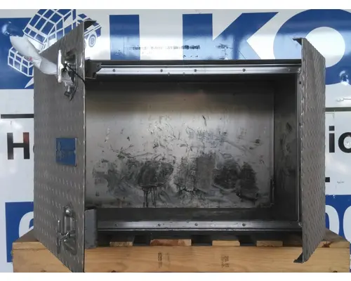 KENWORTH T880 TOOL BOX