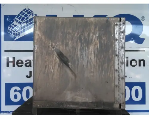 KENWORTH T880 TOOL BOX
