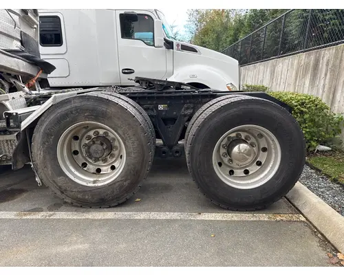KENWORTH T880 Tire and Rim