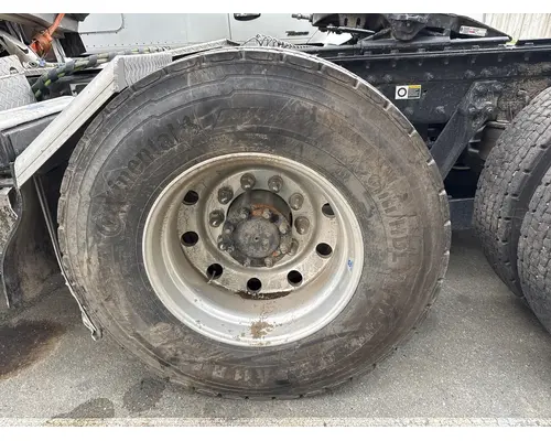 KENWORTH T880 Tire and Rim