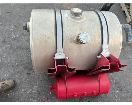 KENWORTH T880 Wet Kit Tank