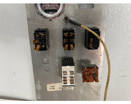 KENWORTH U64-1156-68100 Sleeper Control Panel