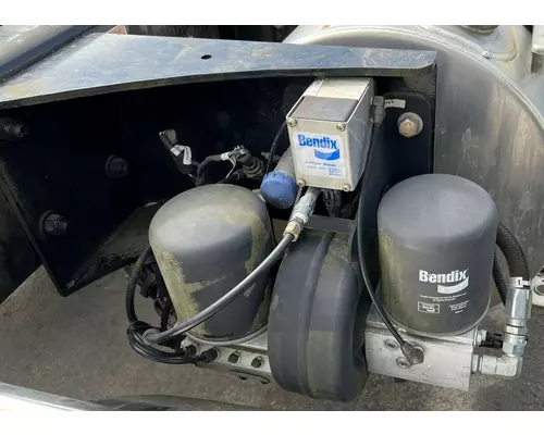 KENWORTH W900S Air Dryer