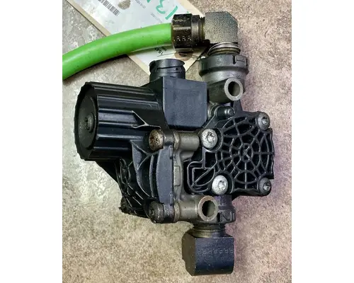 KENWORTH W900S AirBrake Relay Valve Assembly