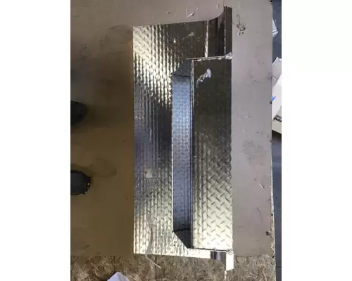 KENWORTH W900 BATTERY BOX COVER