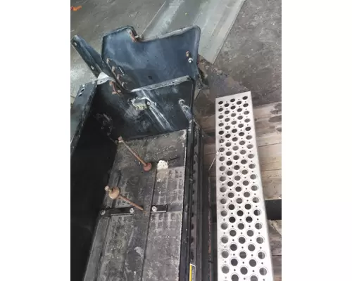 KENWORTH W900 BATTERY BOX