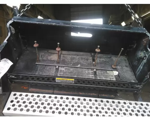 KENWORTH W900 BATTERY BOX