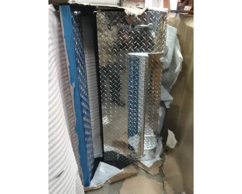 KENWORTH W900 BATTERY BOX