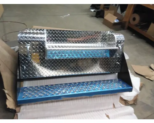 KENWORTH W900 BATTERY BOX