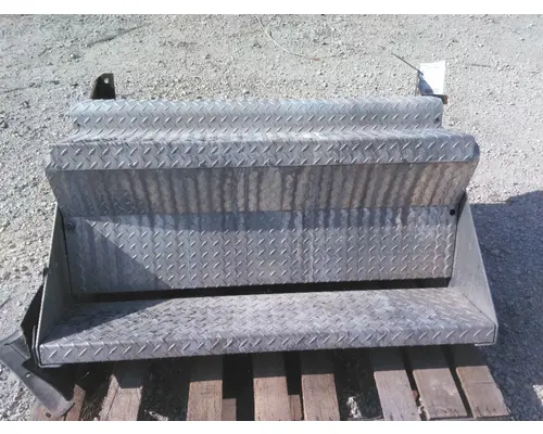 KENWORTH W900 BATTERY BOX