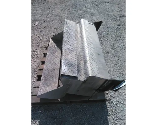 KENWORTH W900 BATTERY BOX