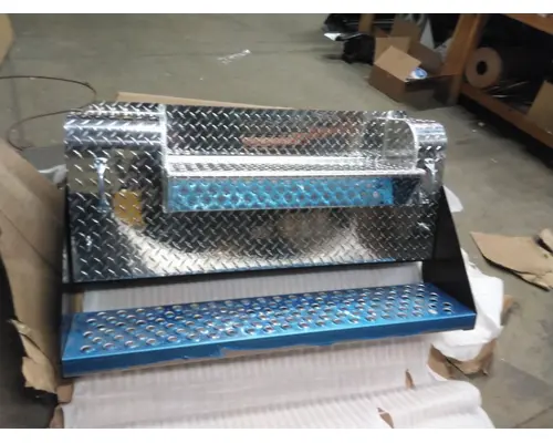 KENWORTH W900 BATTERY BOX