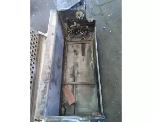 KENWORTH W900 BATTERY BOX