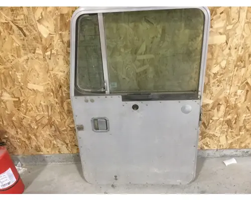 KENWORTH W900 DOOR-FRONT
