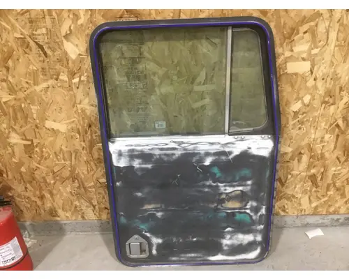 KENWORTH W900 DOOR-FRONT