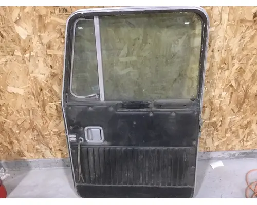 KENWORTH W900 DOOR-FRONT