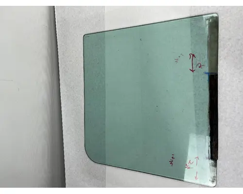 KENWORTH W900 DOOR GLASS