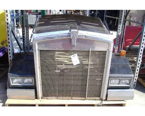 KENWORTH W900 Grille