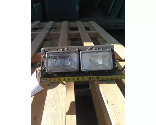 KENWORTH W900 HEADLAMP ASSEMBLY