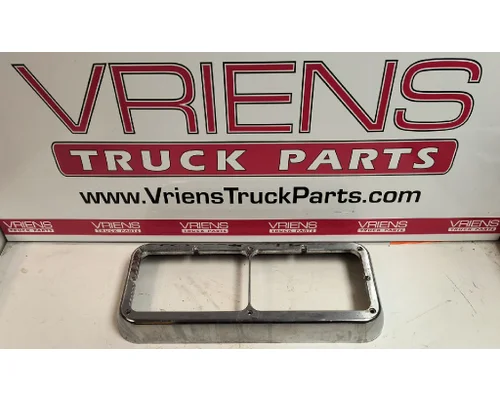 KENWORTH W900 Headlamp Bezel
