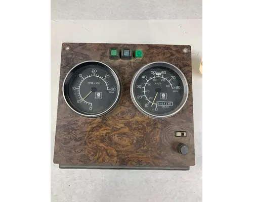 KENWORTH W900 INSTRUMENT CLUSTER