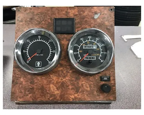 KENWORTH W900 Instrument Cluster