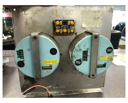 KENWORTH W900 Instrument Cluster