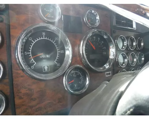 KENWORTH W900 Instrument Cluster