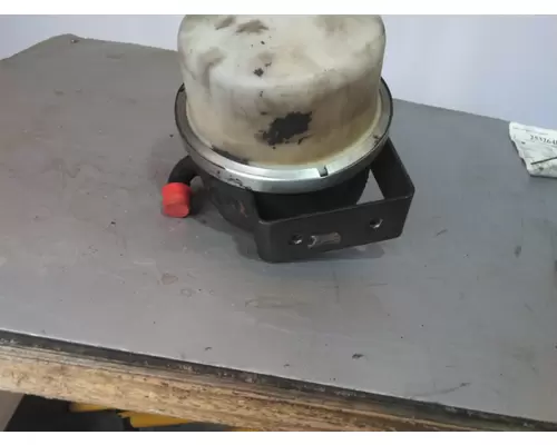KENWORTH W900 POWER STEERING RESERVOIR