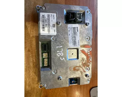 KENWORTH W900 RADIO
