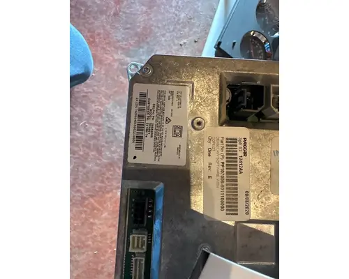 KENWORTH W900 RADIO