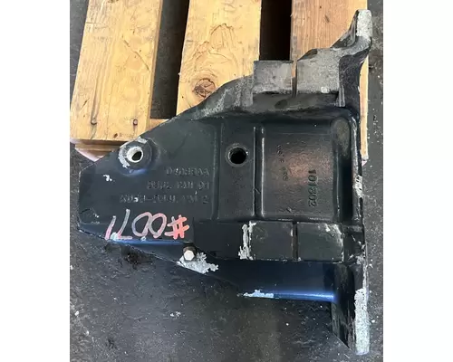 KENWORTH W900 Spring Hanger