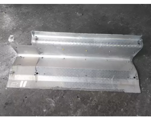 KENWORTH W900 TOOL BOX STEP
