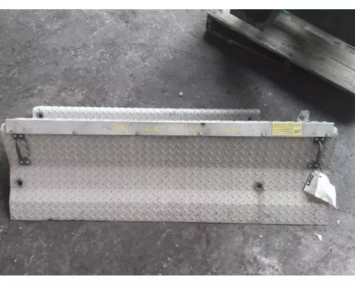 KENWORTH W900 TOOL BOX STEP