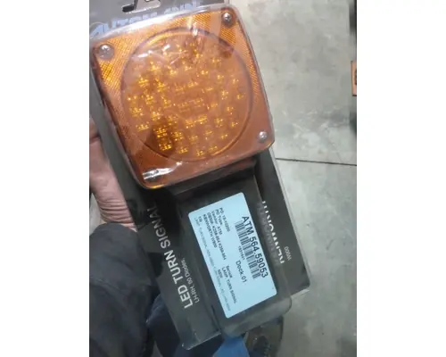 KENWORTH W900 TURN SIGNAL LIGHT