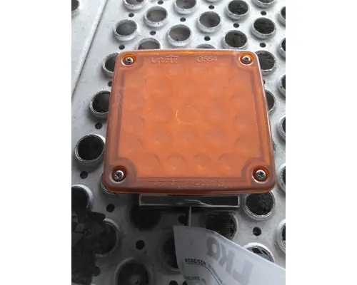 KENWORTH W900 TURN SIGNAL LIGHT