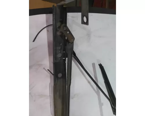 KENWORTH W900 WINDSHIELD WIPER ASSEMBLY