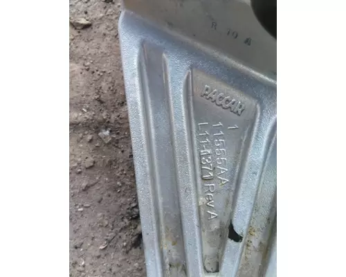 KENWORTH W990 FENDER BRACKETMOUNT