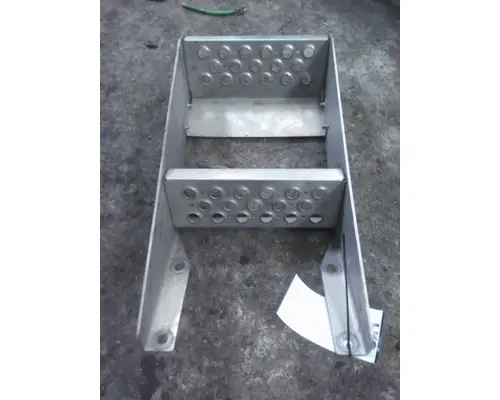 KENWORTH W990 FRAME STEP