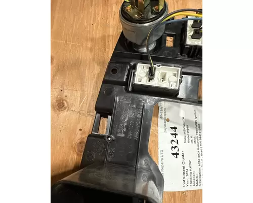 KENWORTH W990 Instrument Cluster
