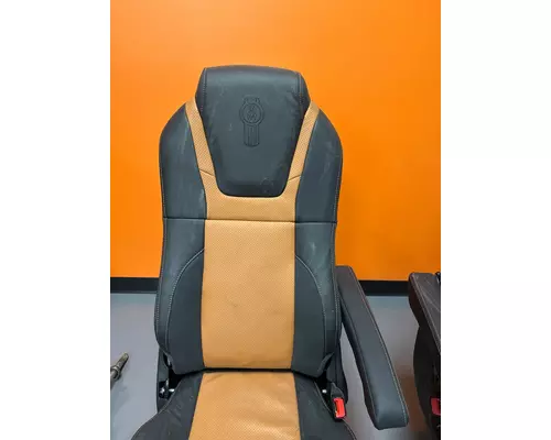 KENWORTH W990 Seat, Front