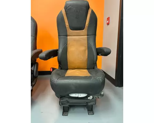 KENWORTH W990 Seat, Front