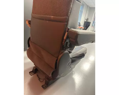 KENWORTH W990 Seat, Front