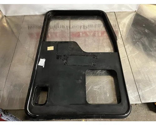 KENWORTH  Door Assembly, Front