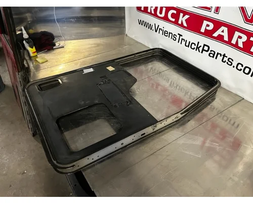 KENWORTH  Door Assembly, Front