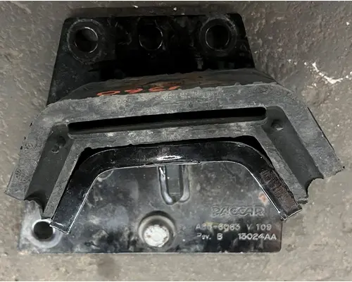KENWORTH  Engine Mounts