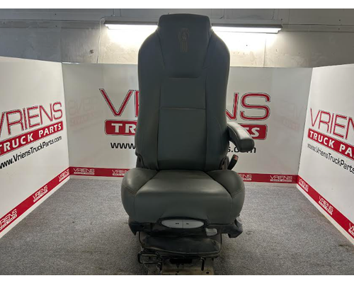 KENWORTH  Seat, Front